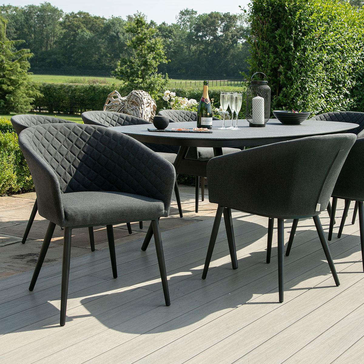 Ambition 8 personen ovale eettafel