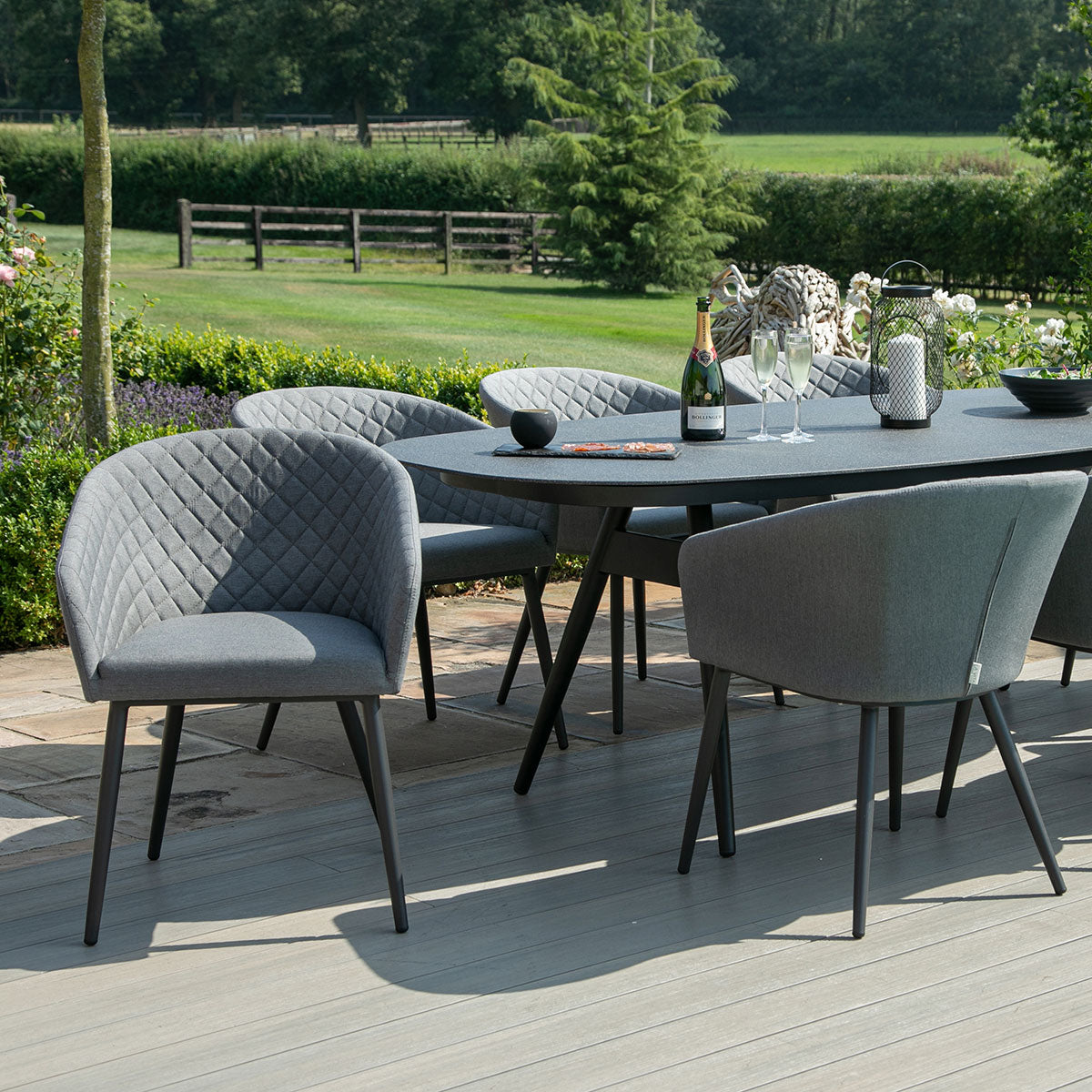 Ambition 8 personen ovale eettafel